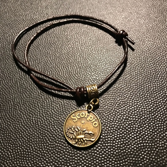 Passionate Scorpio The Scales Leather Unisex Bangl - Picture 1 of 2